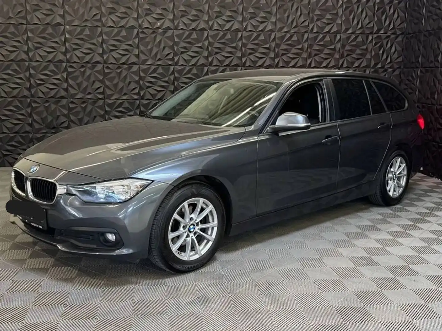 BMW 318 318d Touring Sport Line Aut. Sport Line Grau - 1