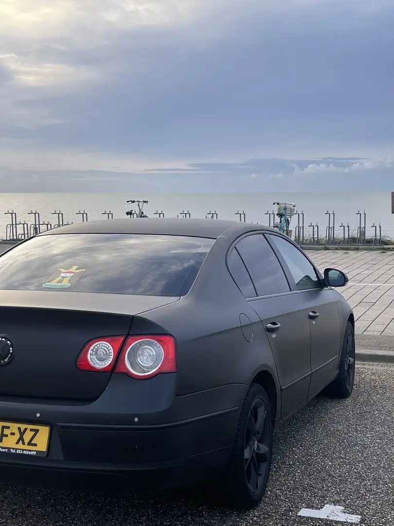 Volkswagen Passat 2.0 FSI Highline Bns Zwart - 2