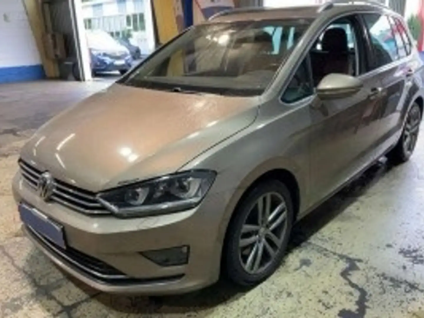 Volkswagen Golf Sportsvan 1,4 TSI DSG Highline Pano AHK Gold - 2