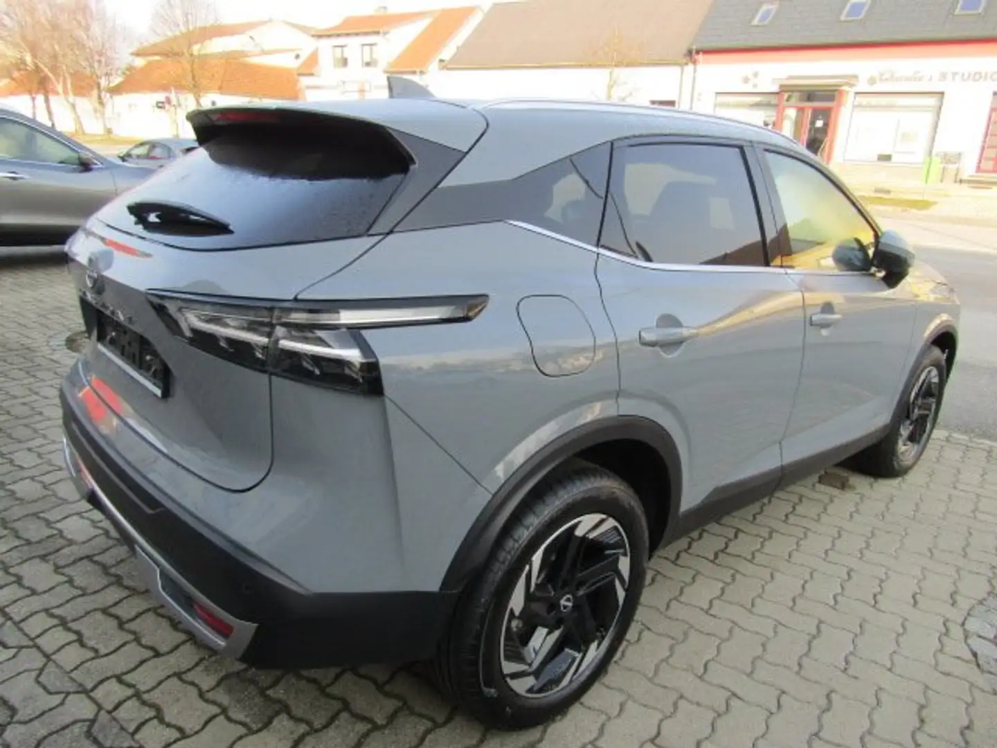 Nissan Qashqai Qashqai 1,3 DIG-T MHEV N-Connecta+ Xtronic Silber - 2
