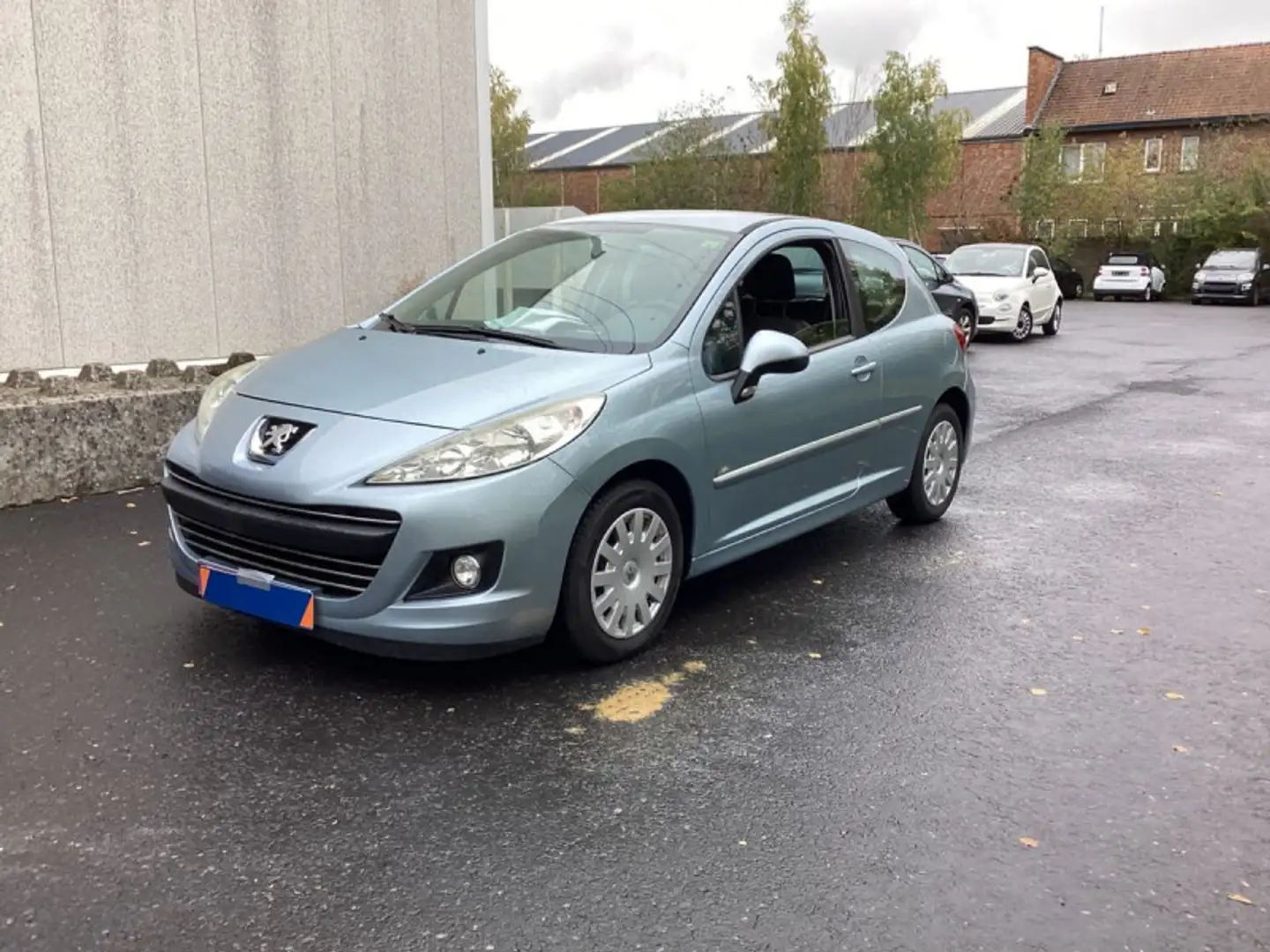 Peugeot 207 1.6 HDI90 99G 3P Bleu - 1