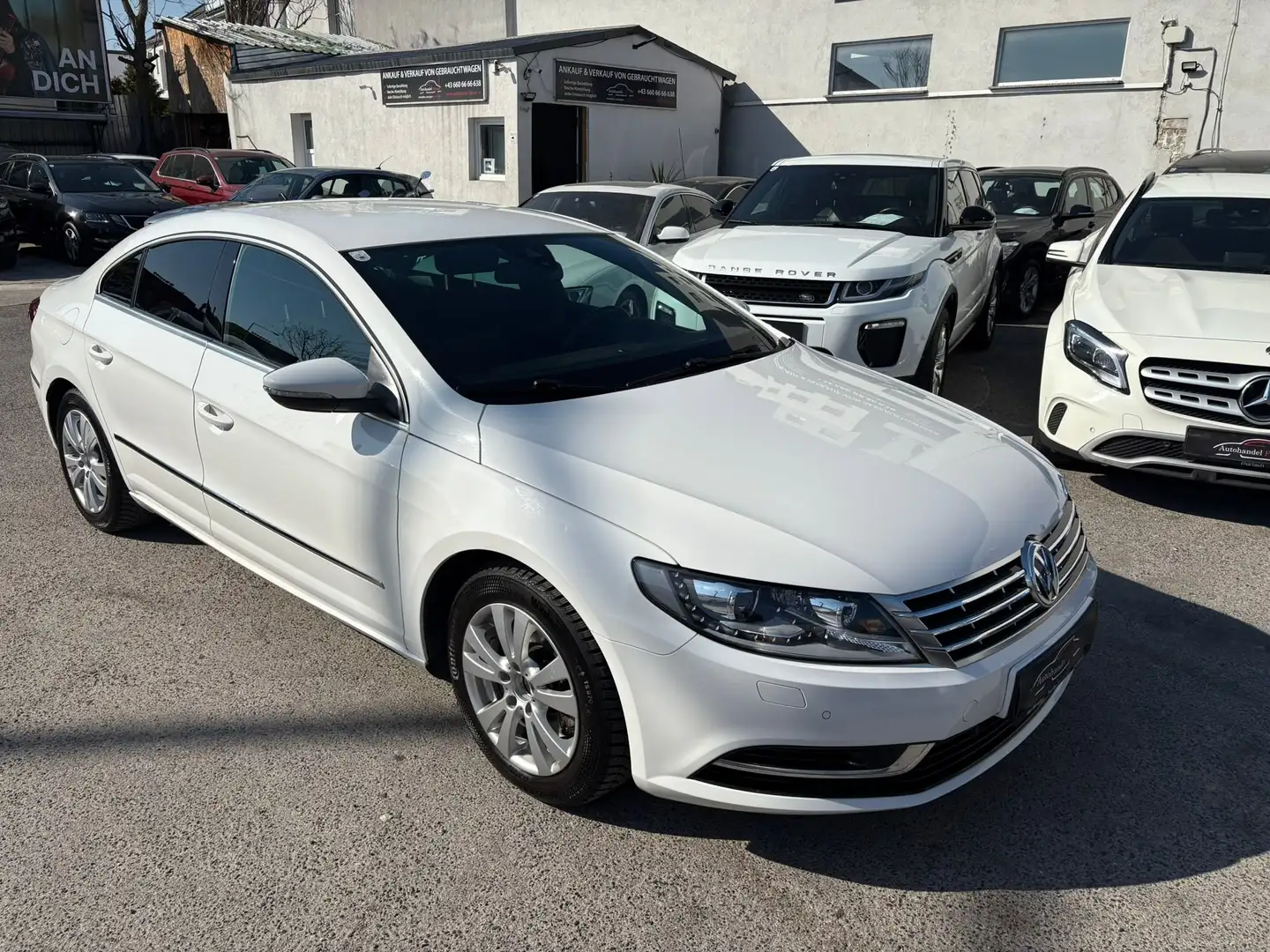 Volkswagen CC 2,0 TDI 177PS Topzustand PICKERL Parkhilfe Sitzhei Weiß - 1