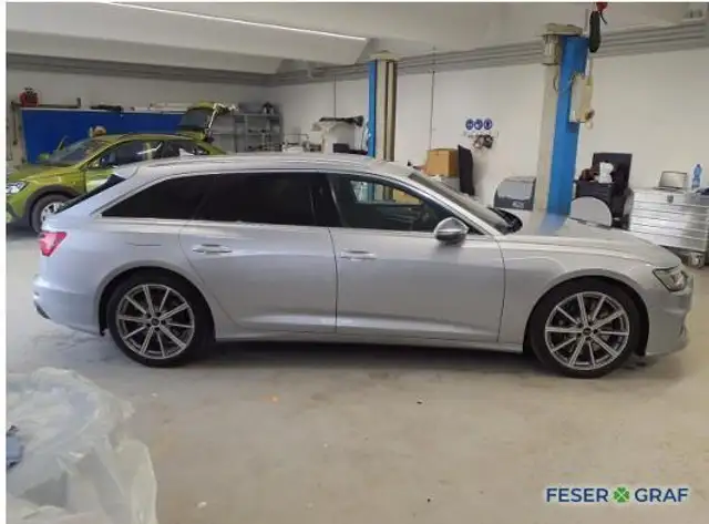 Audi S6 view 2