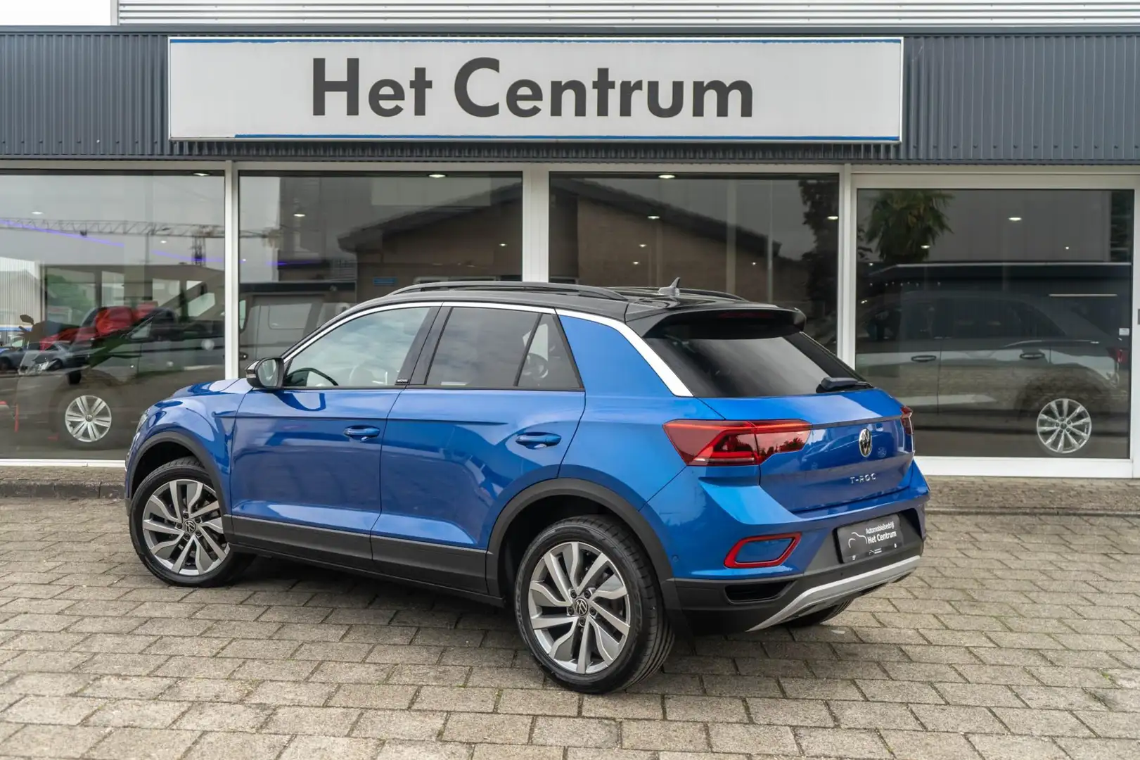 Volkswagen T-Roc 1.5 TSI 150PK Automaat Style / Virtual / Trekhaak Bleu - 2