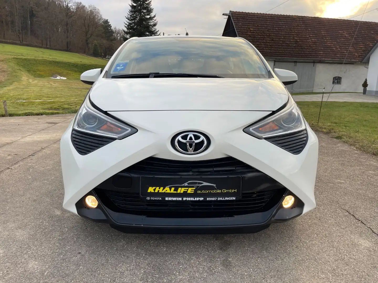 Toyota Aygo AYGO x-play Team D Білий - 2