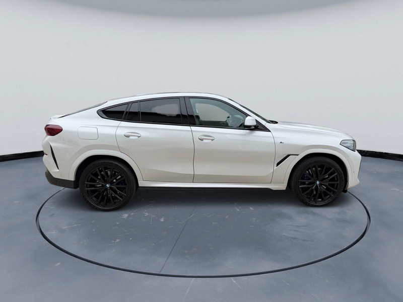 BMW X6 xDrive 40 d M Sport 22" 360 HK HUD Luft — photo 8