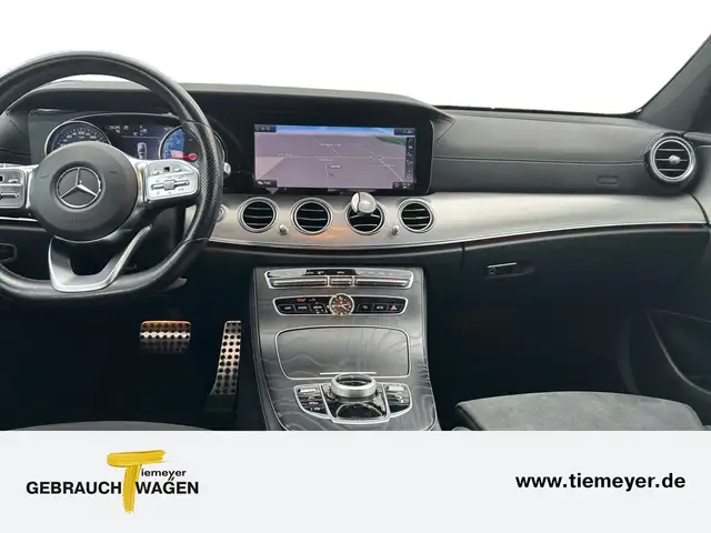 Mercedes-Benz 220 view 13