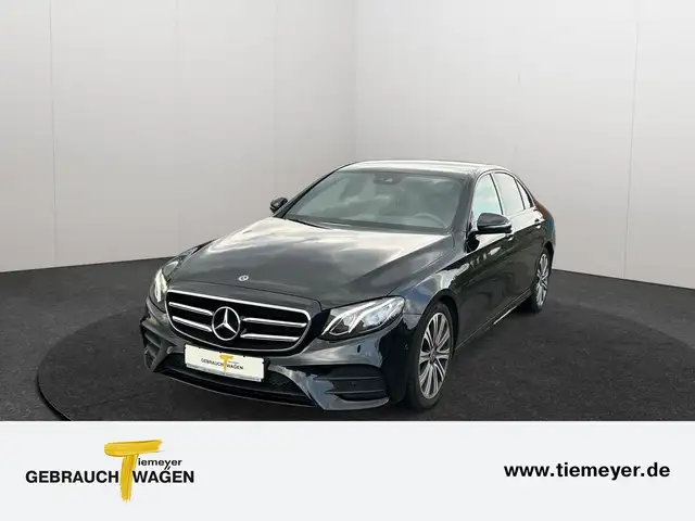 Mercedes-Benz 220 main image
