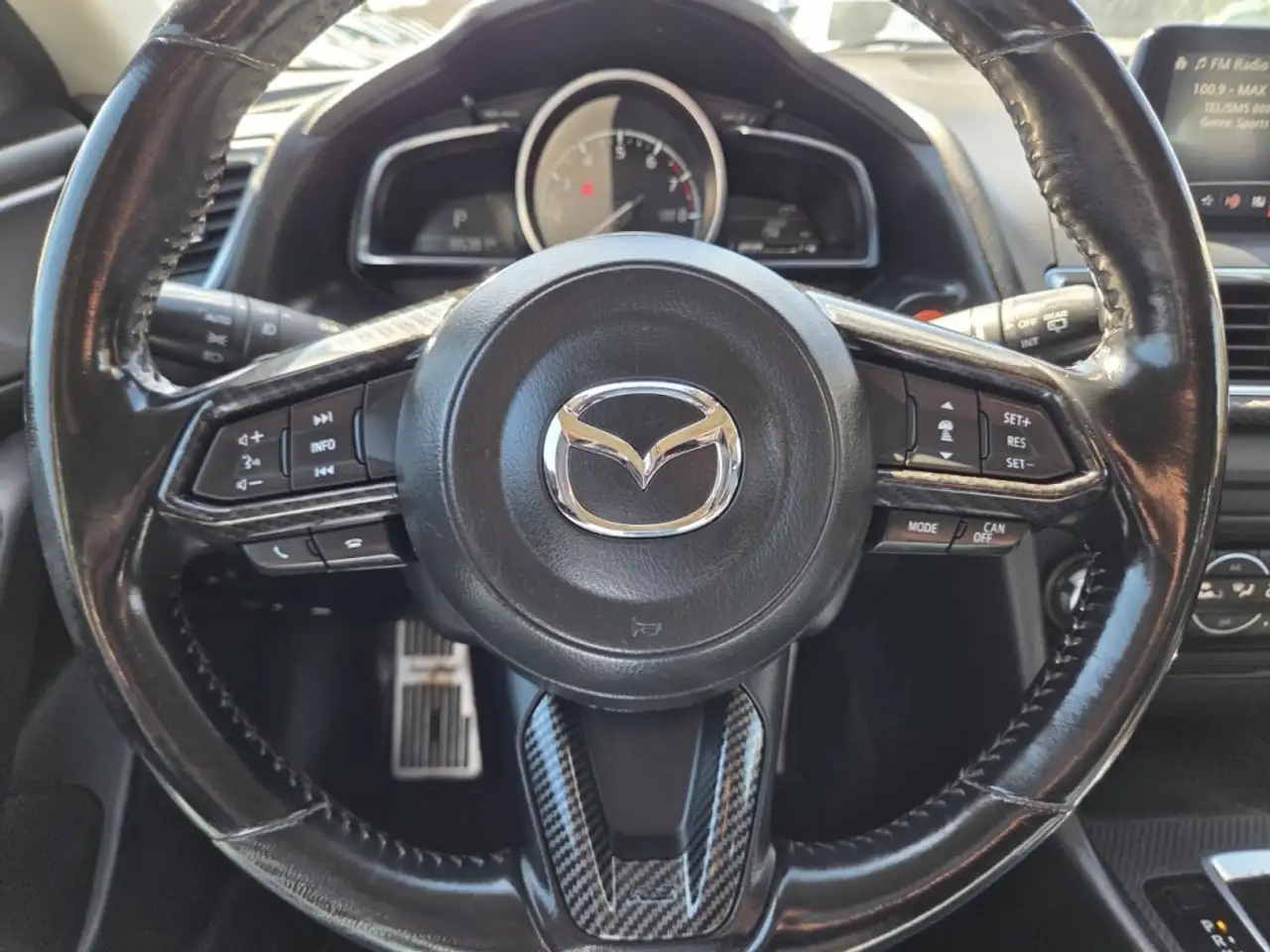 Mazda 3 снимка Mazda 3