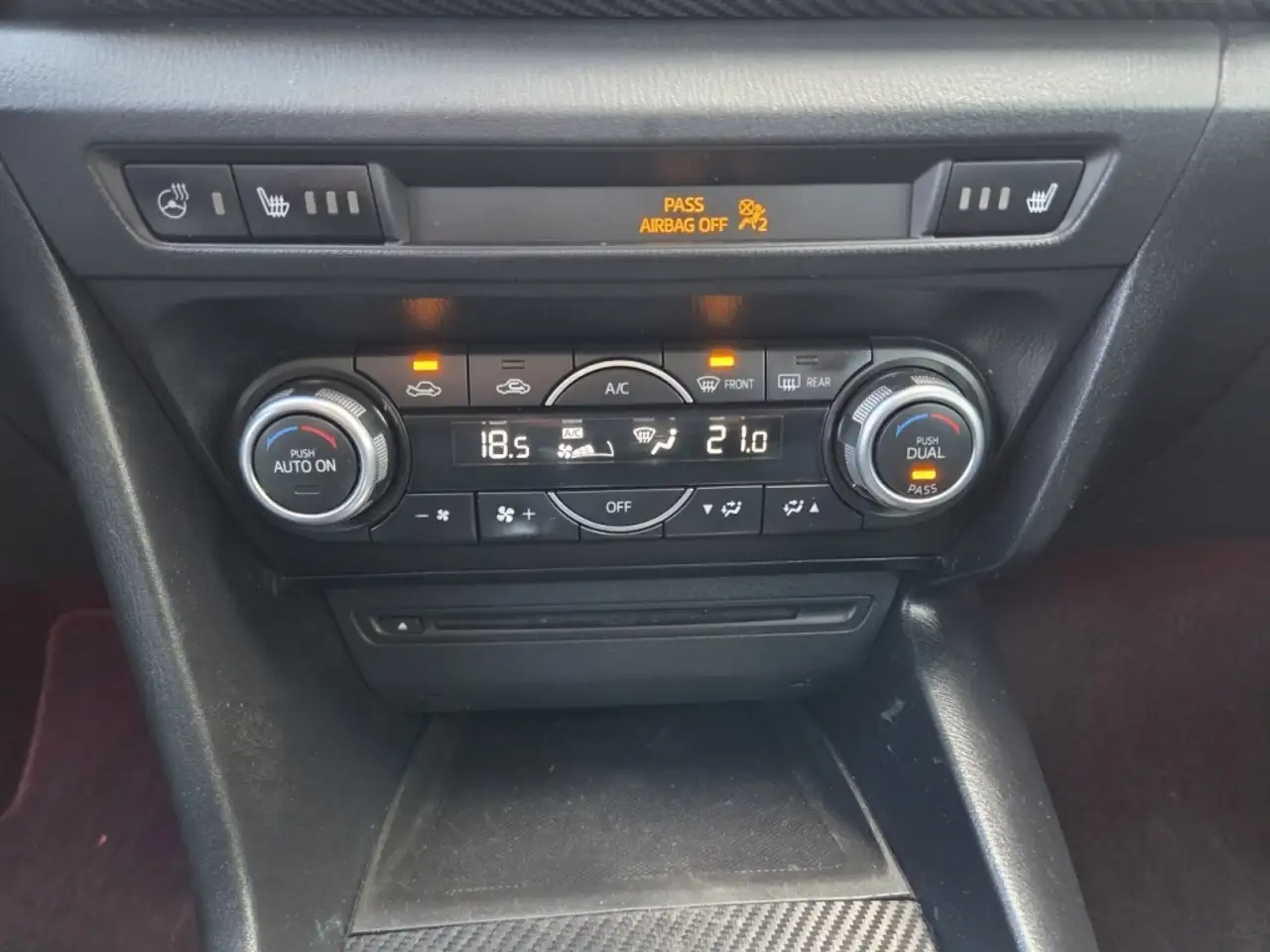 Mazda 3 снимка Mazda 3