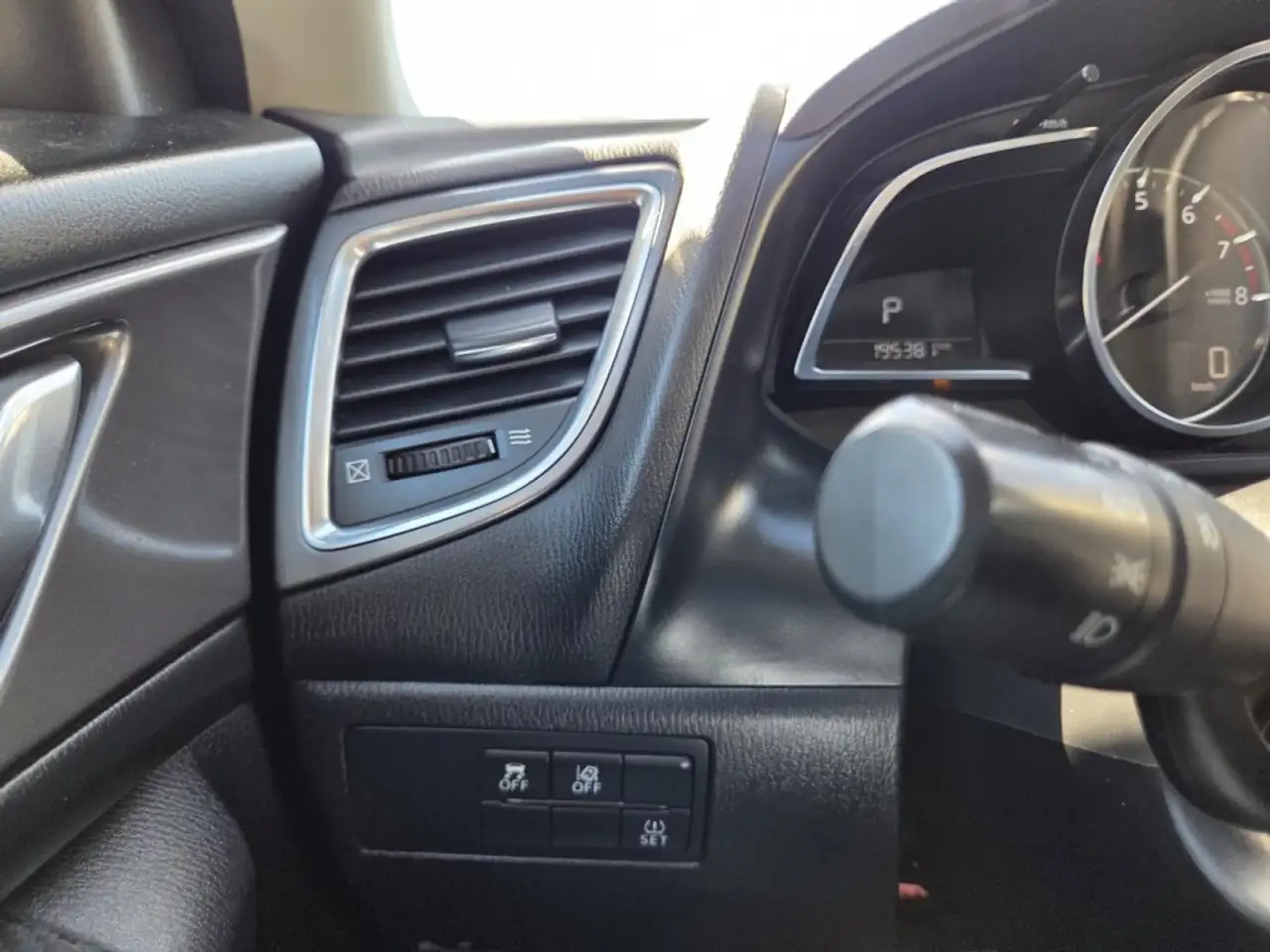 Mazda 3 снимка Mazda 3