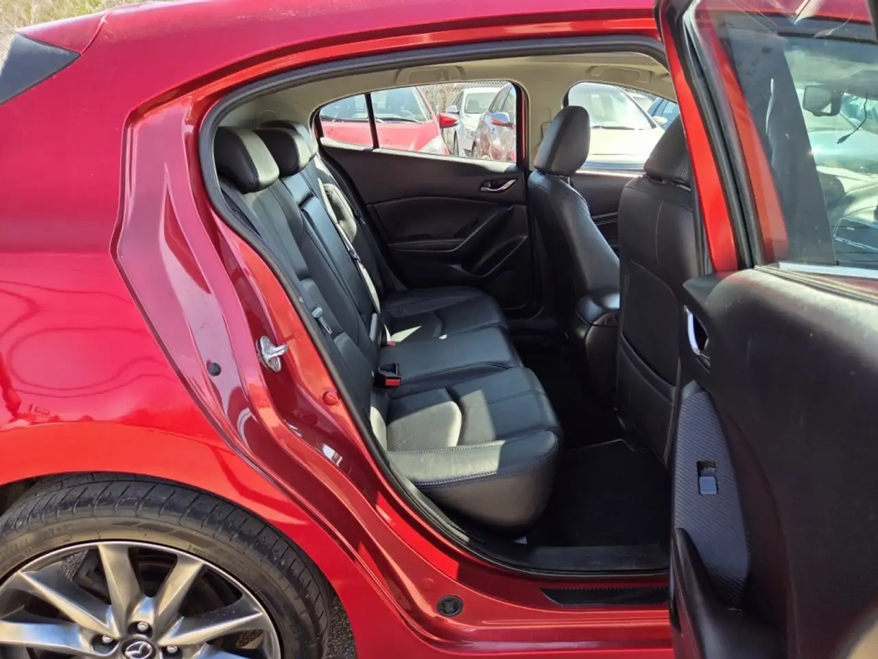 Mazda 3 снимка Mazda 3