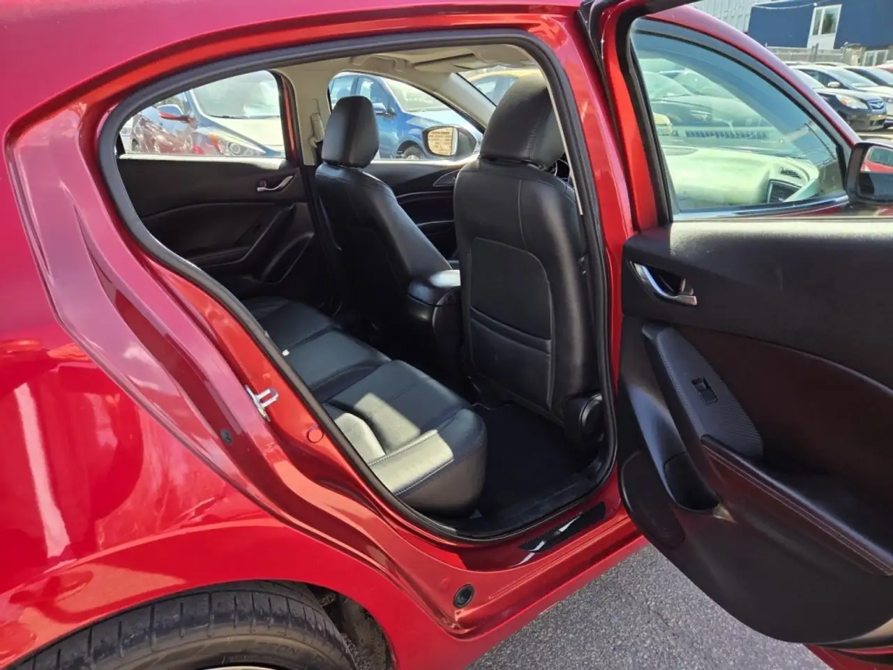 Mazda 3 снимка Mazda 3