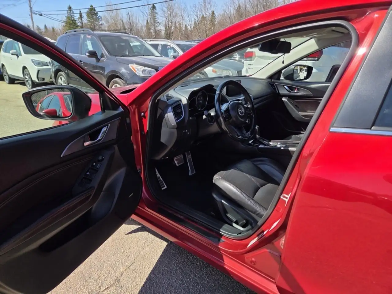 Mazda 3 снимка Mazda 3