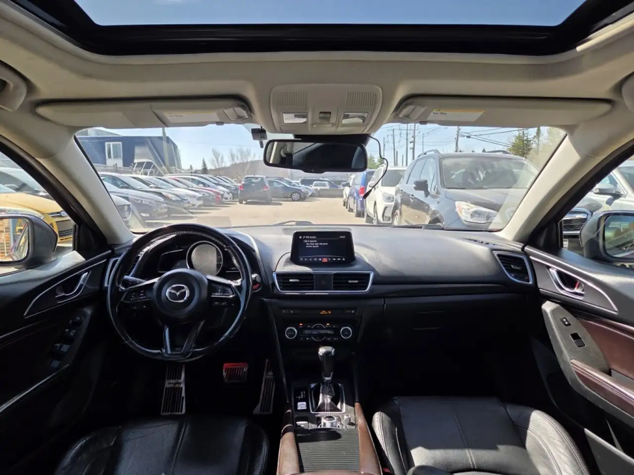 Mazda 3 снимка Mazda 3