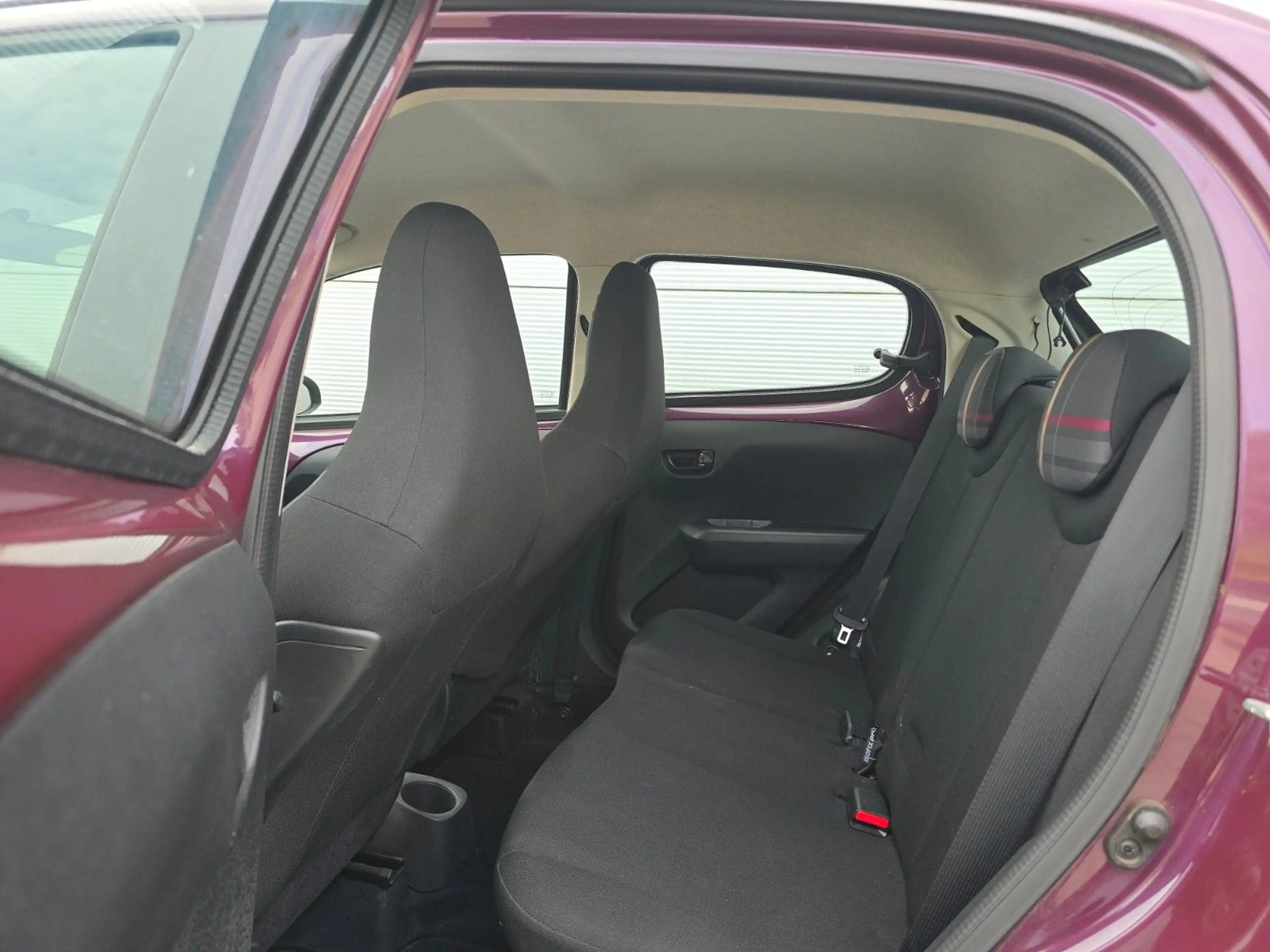 Peugeot 108 Active — photo 9