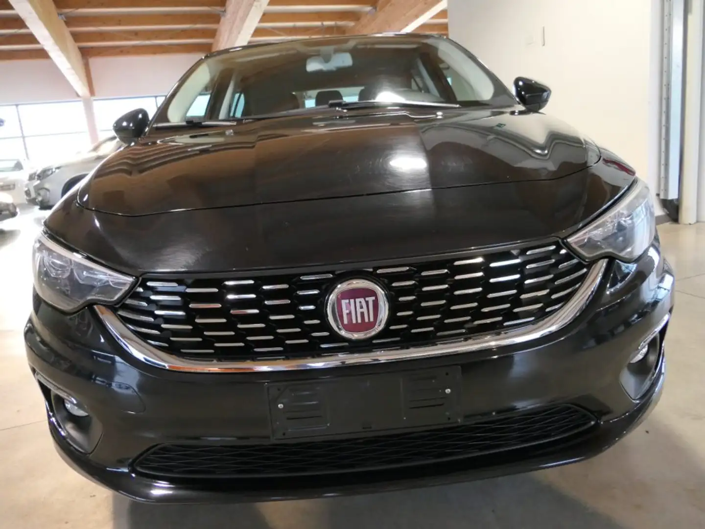 Fiat Tipo 1.4 T-Jet 120CV 5 porte Lounge Zwart - 2