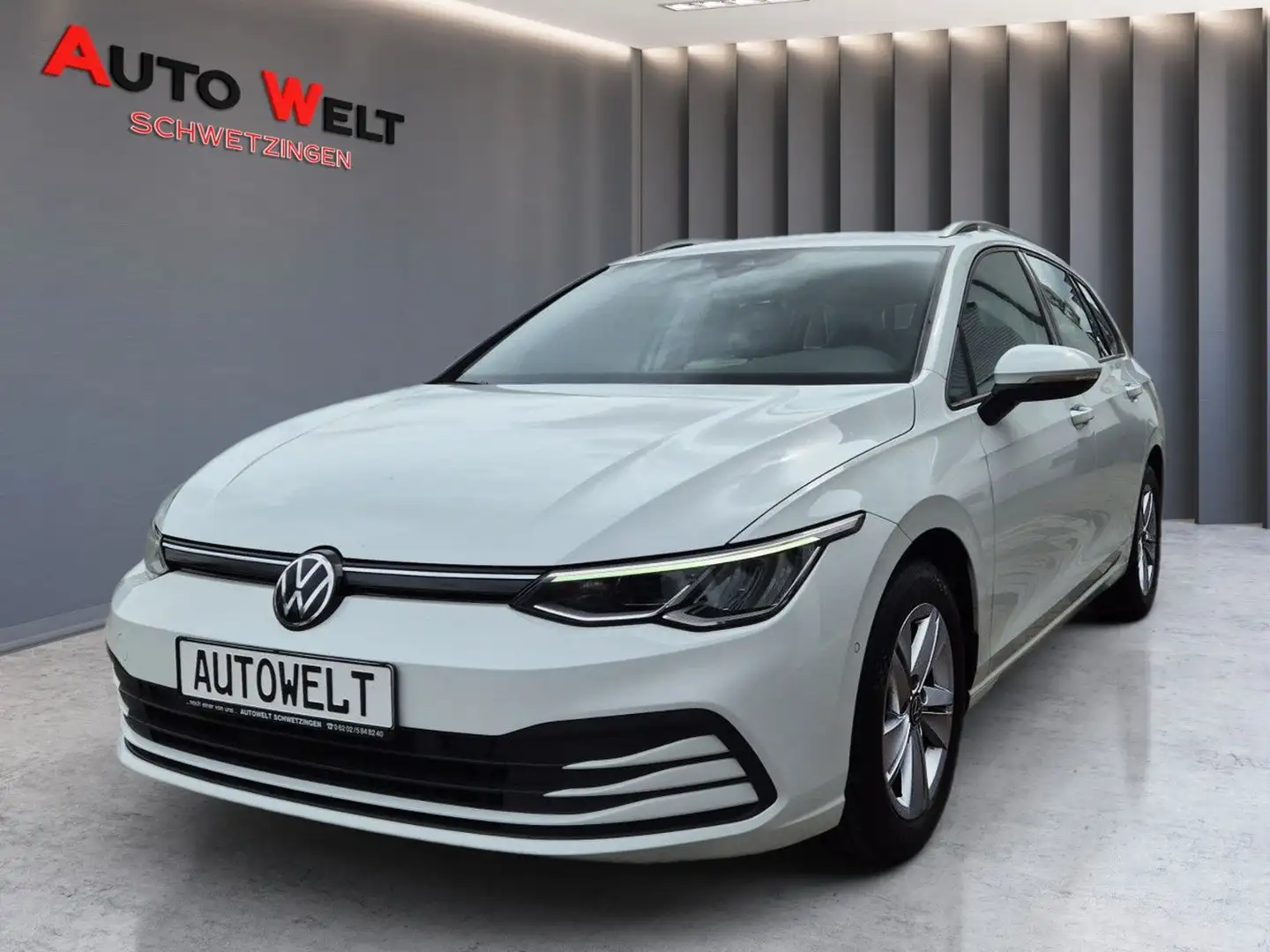 Volkswagen Golf VIII Variant Life/Kamera/ACC/Navi/Ambiente Weiß - 1