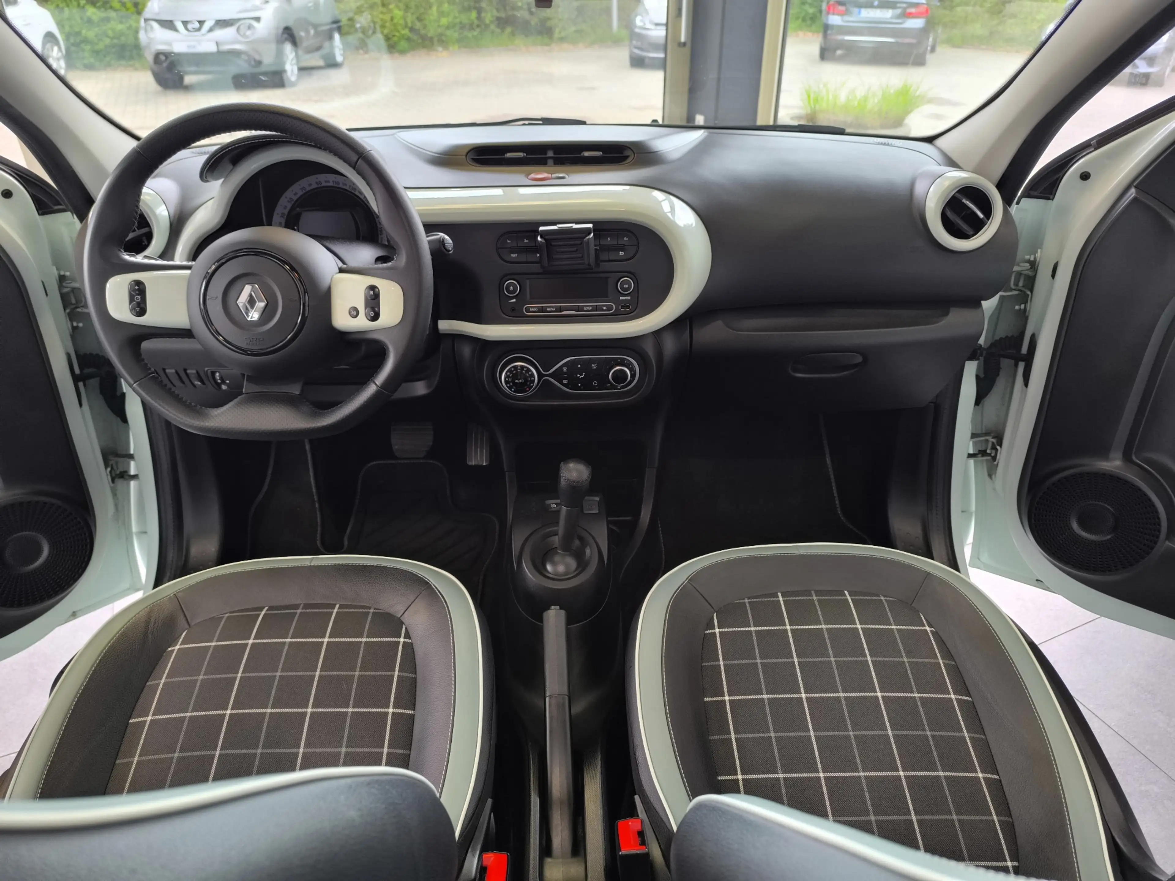 Renault Twingo La Parisienne.-Klimaautom.-Sitzheizung.-Bluetooth TOP — photo 7