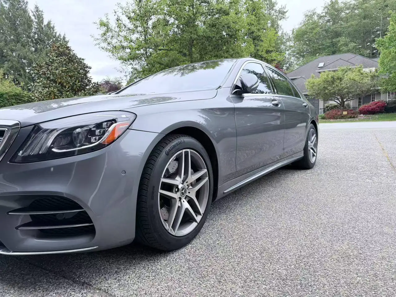 Mercedes-Benz S-Class снимка Mercedes-Benz S-Class