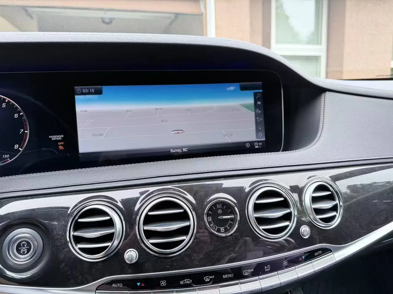 Mercedes-Benz S-Class снимка Mercedes-Benz S-Class
