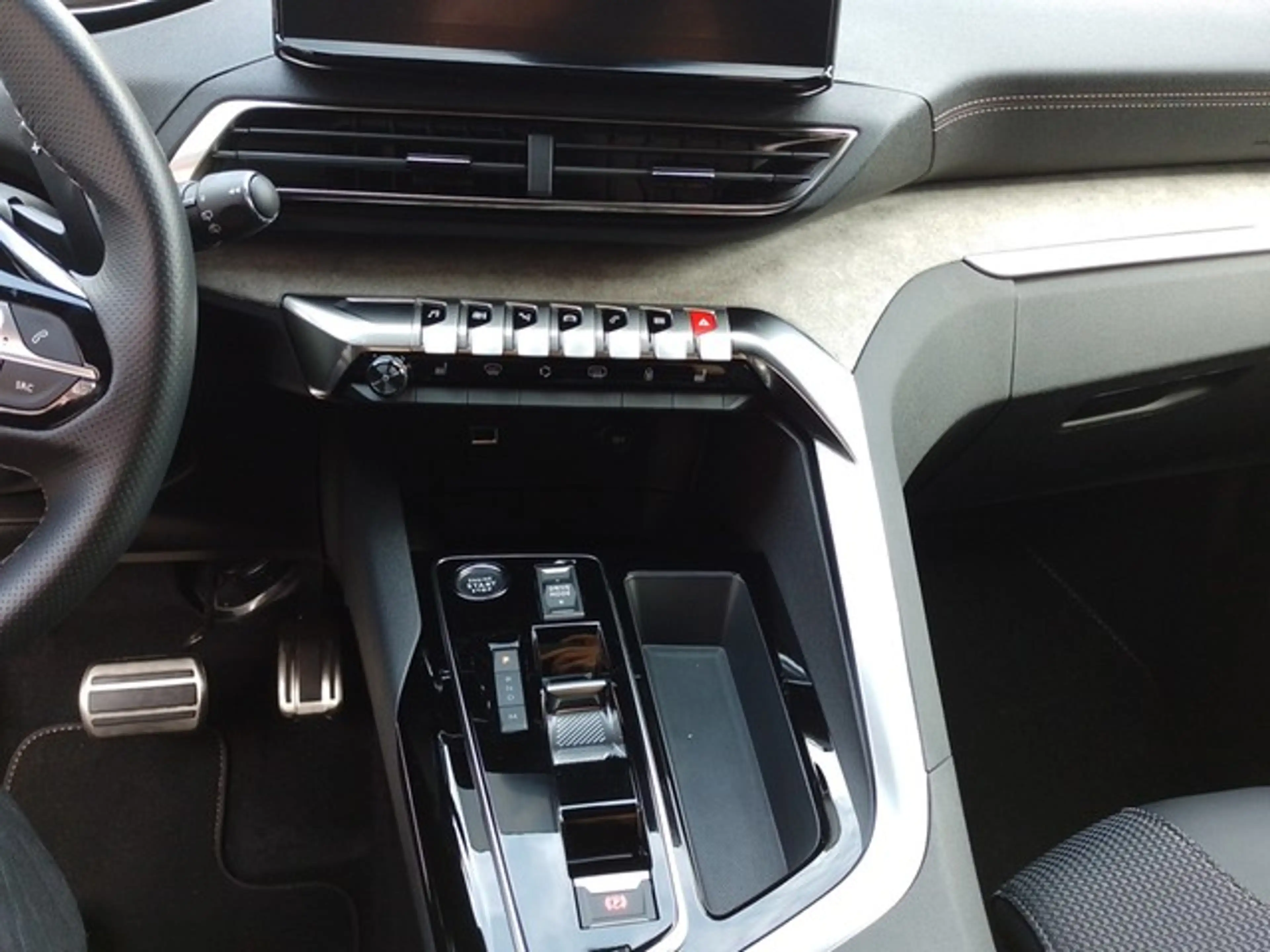 Peugeot 3008 (07.2016->) Hybrid 136 GT — photo 11