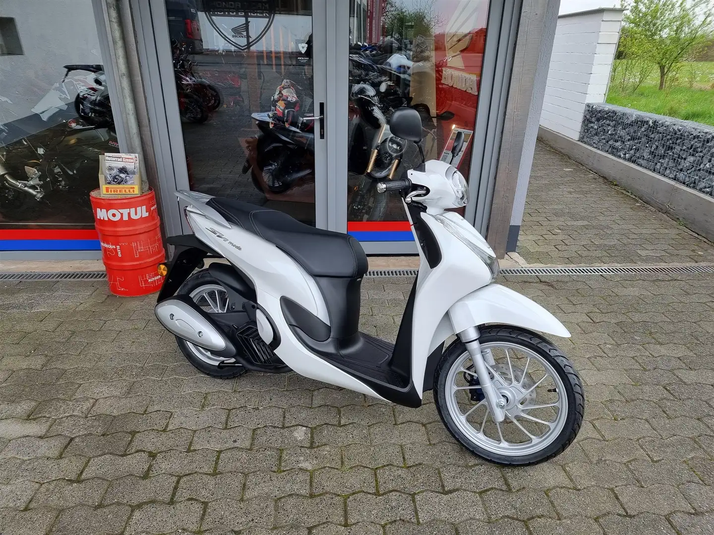 Honda SH 125 Blanco - 1