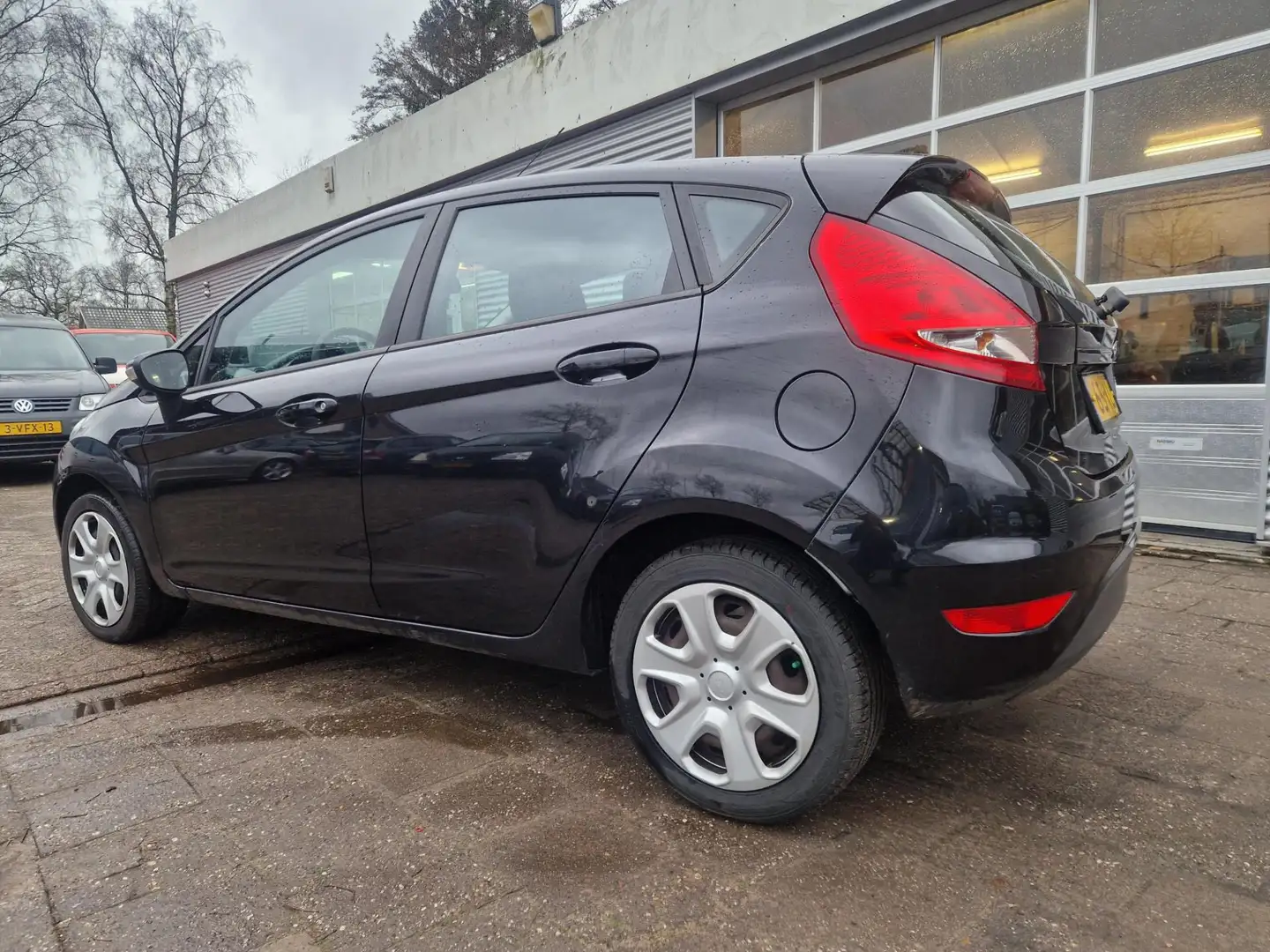 Ford Fiesta 1.4 Titanium ( BESTEMD VOOR EXPORT) Zwart - 2