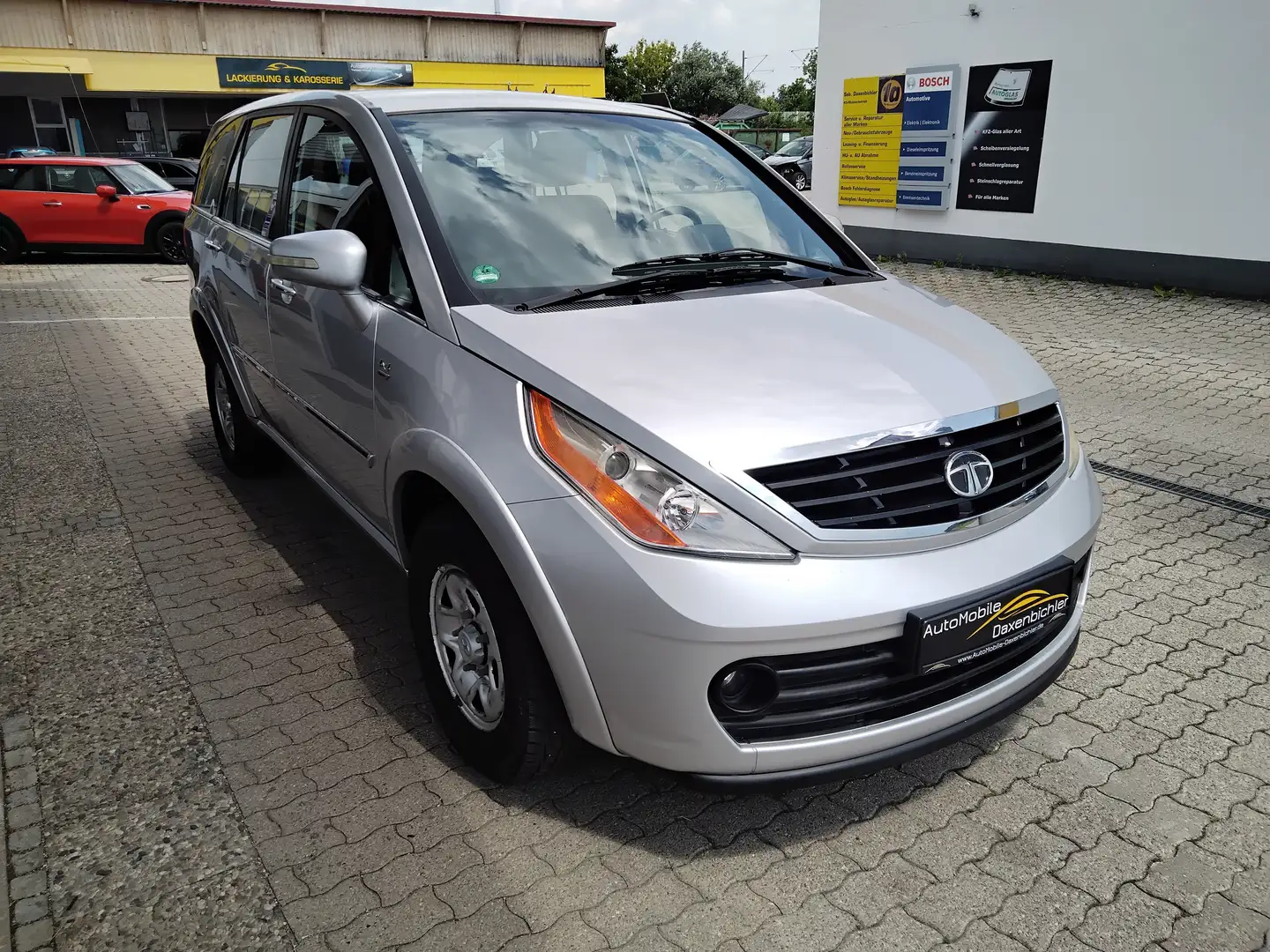Tata Aria Adapterra 4 WD 7 Sitzer Silber - 1