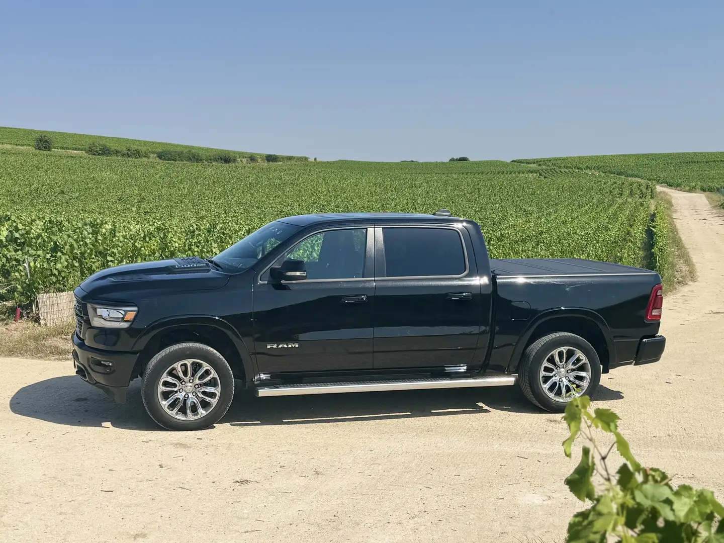 Dodge RAM 1500 RAM 5.7 BVA | 4 PORTES Laramie Schwarz - 2