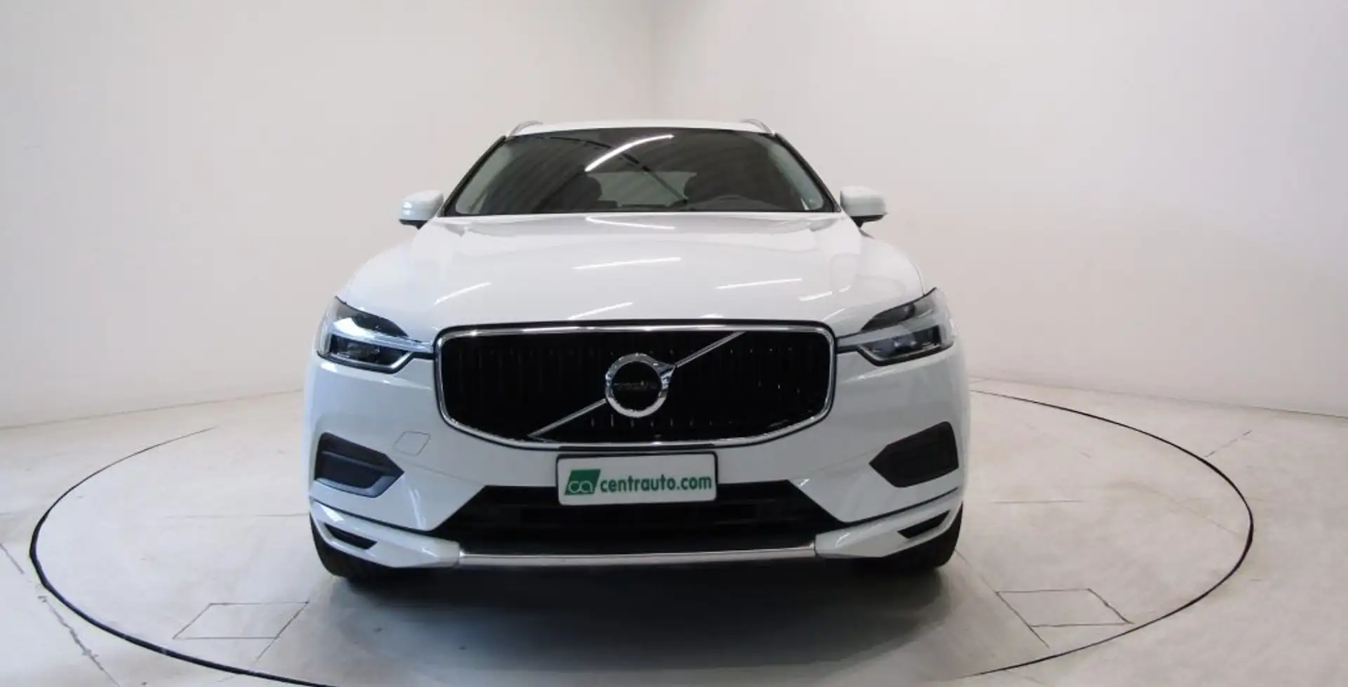 Volvo XC60 D4 2.0D Manuale AWD  5P * GANCIO TRAINO * Bianco - 2