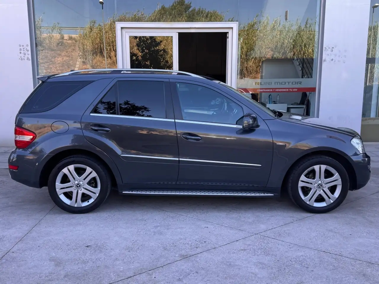 Mercedes-Benz ML 300