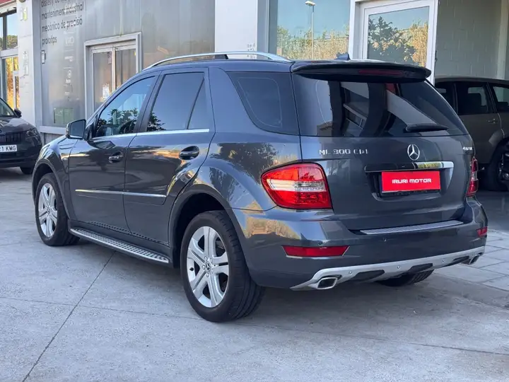 Mercedes-Benz 2011, foto 6