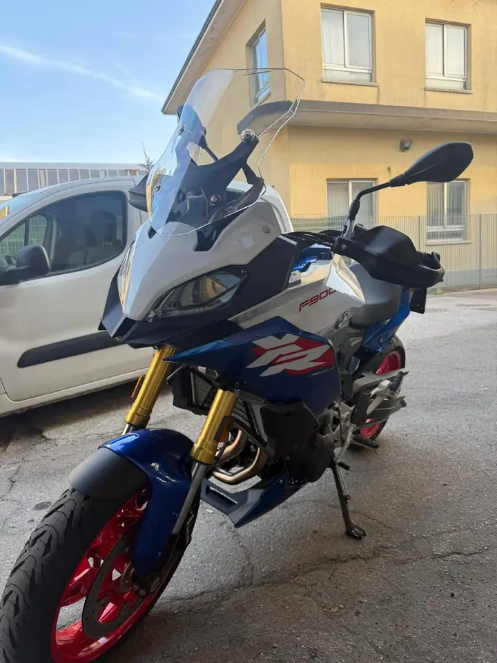 BMW F 900 XR