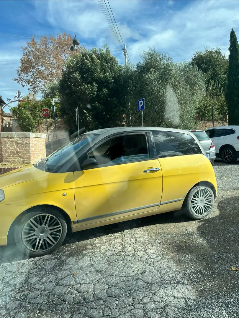 Lancia Ypsilon 1.3 mjt 16v Sport MomoDesign 105cv - 1