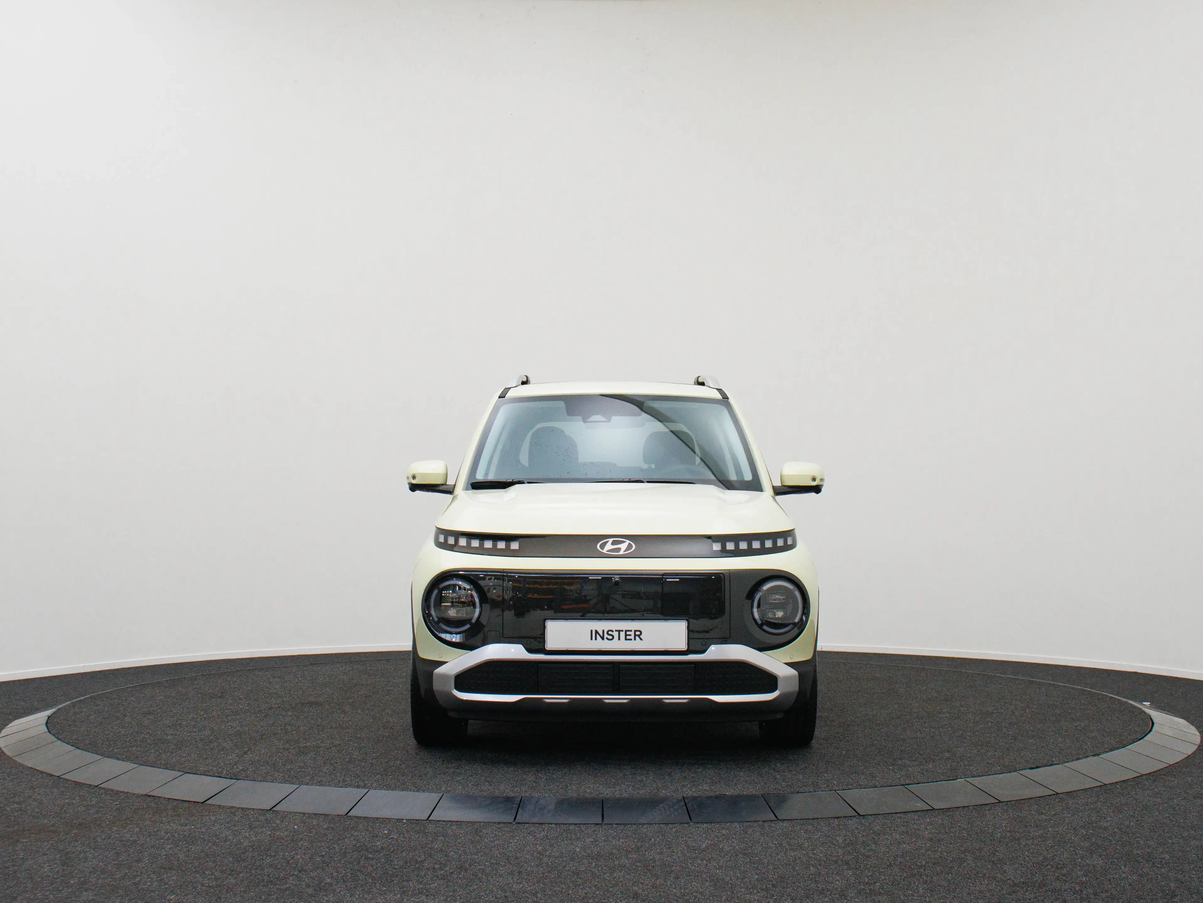 Hyundai Inster Electric 49 kWh Evolve Sky (Buttercream Yellow) — photo 10