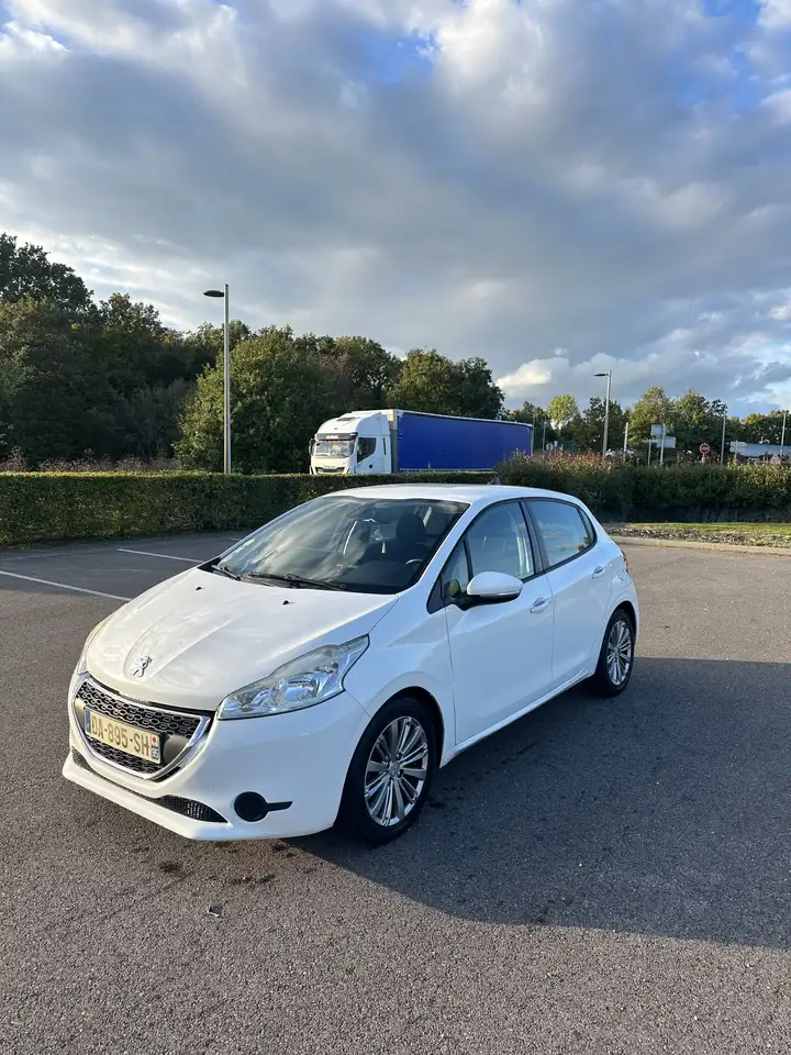 Peugeot 208 1.6 HDi 92ch