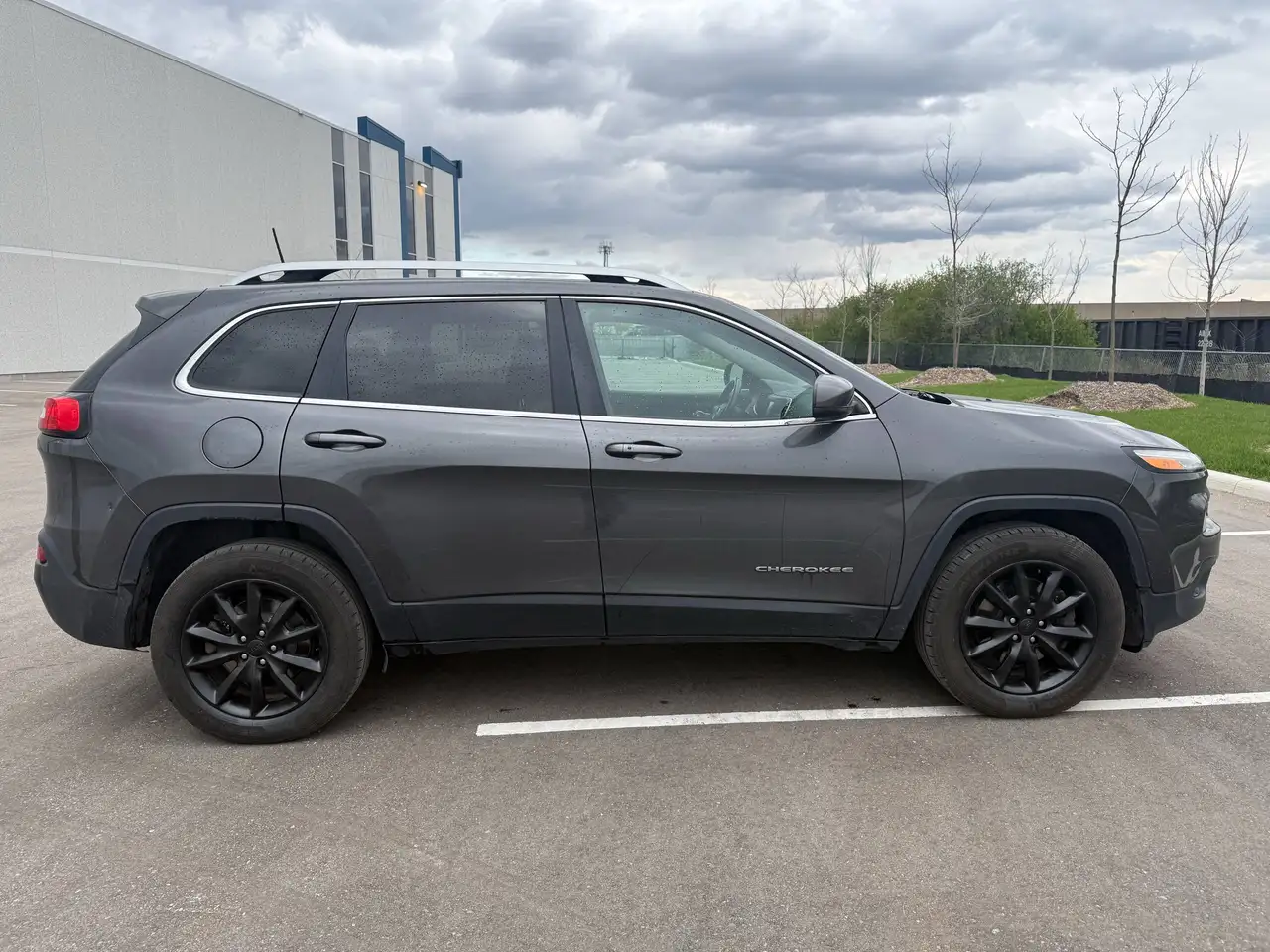 Jeep Cherokee снимка Jeep Cherokee