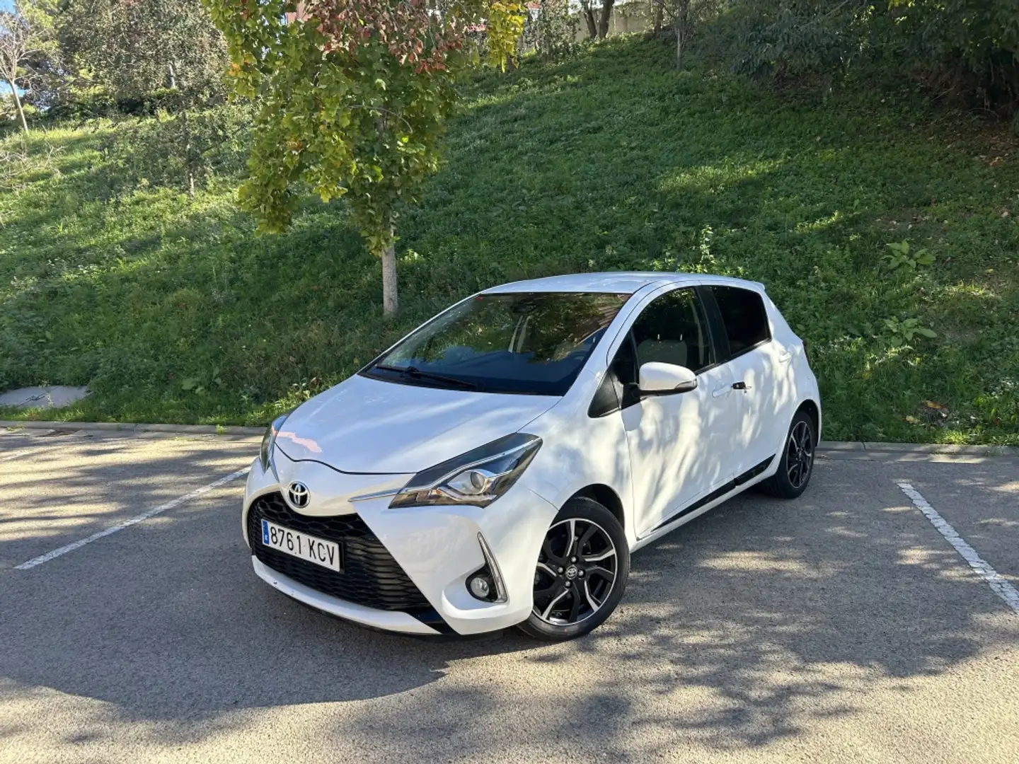 Toyota Yaris 1.5 Active Blanco - 1