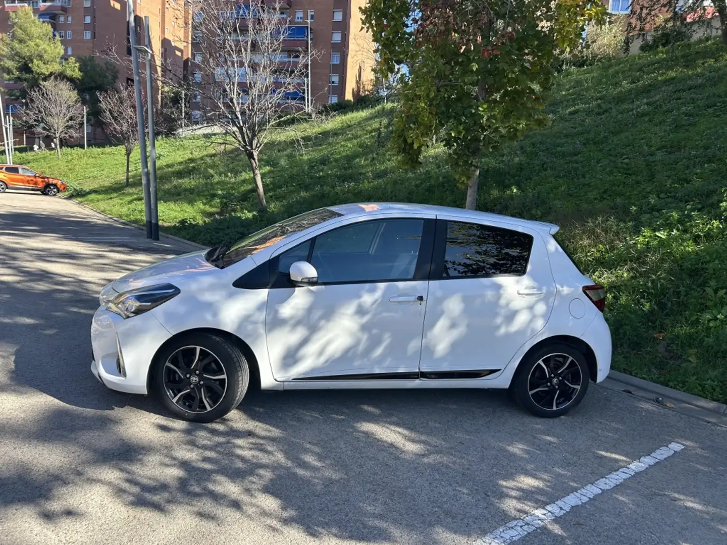 Toyota Yaris 1.5 Active Blanco - 2