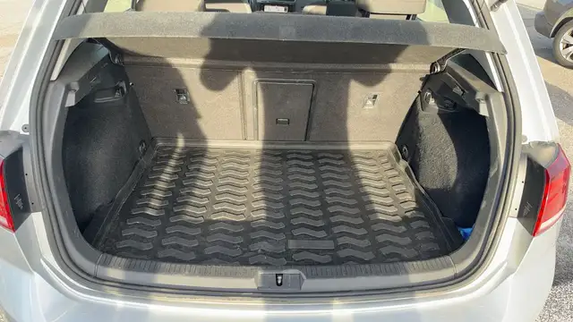Volkswagen Golf view 14