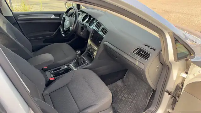 Volkswagen Golf view 10