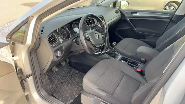 Volkswagen Golf view 8
