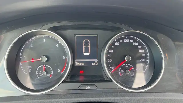 Volkswagen Golf view 12