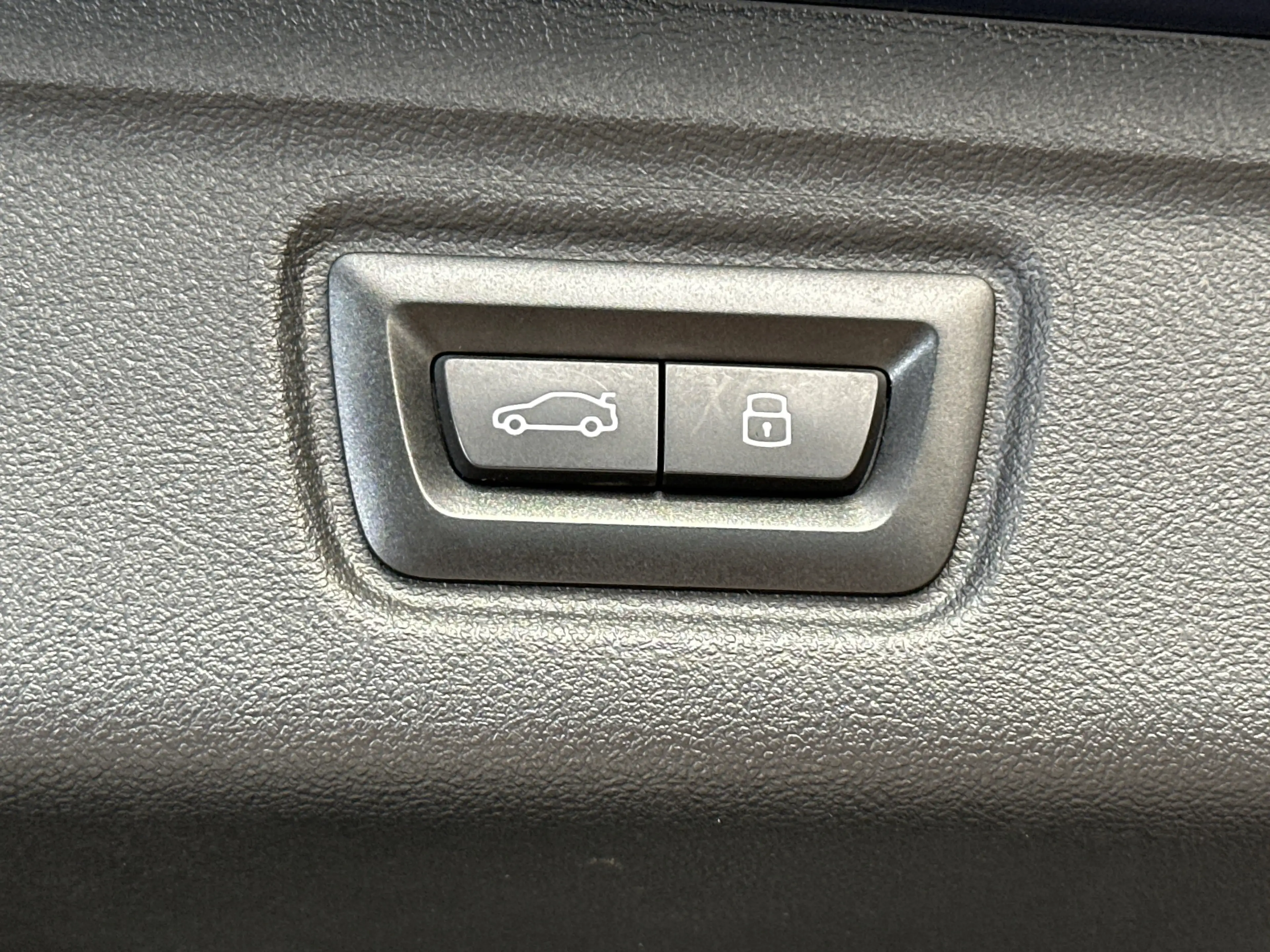 BMW 340 Touring xDrive NAV+LED+PANO+AHK+HEAD-UP+19ZO+VC — photo 7
