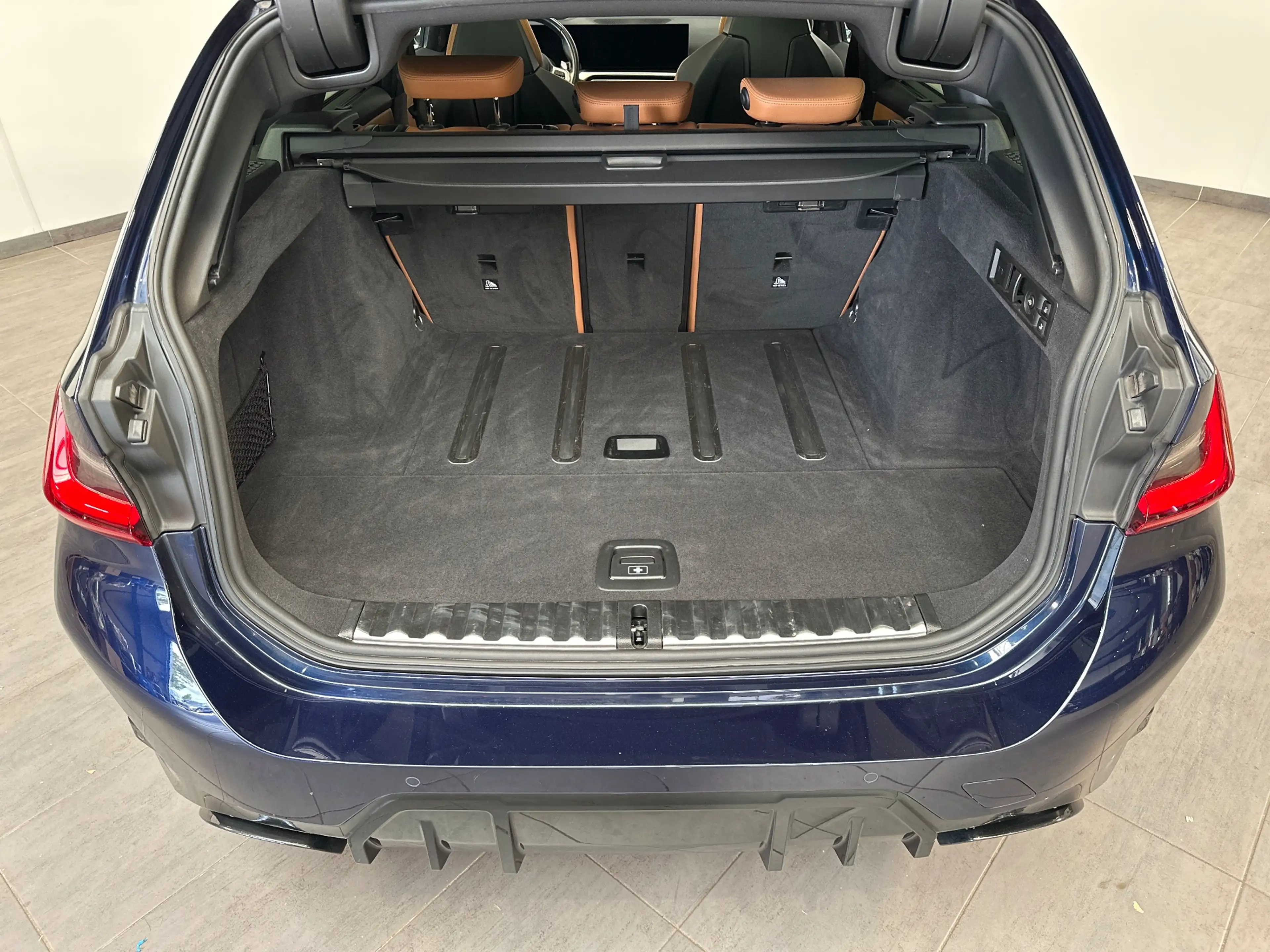 BMW 340 Touring xDrive NAV+LED+PANO+AHK+HEAD-UP+19ZO+VC — photo 6