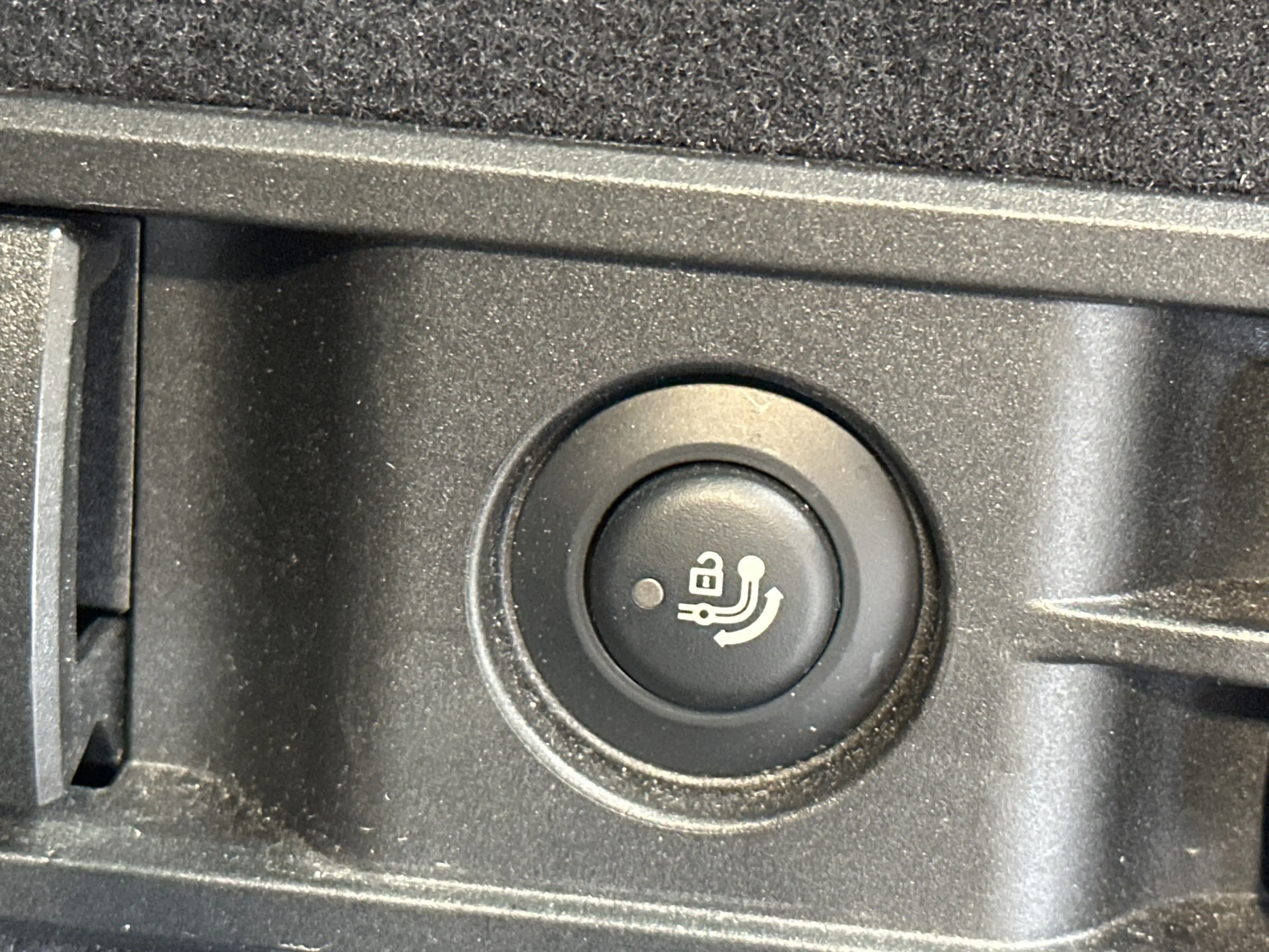 BMW 340 Touring xDrive NAV+LED+PANO+AHK+HEAD-UP+19ZO+VC — photo 9