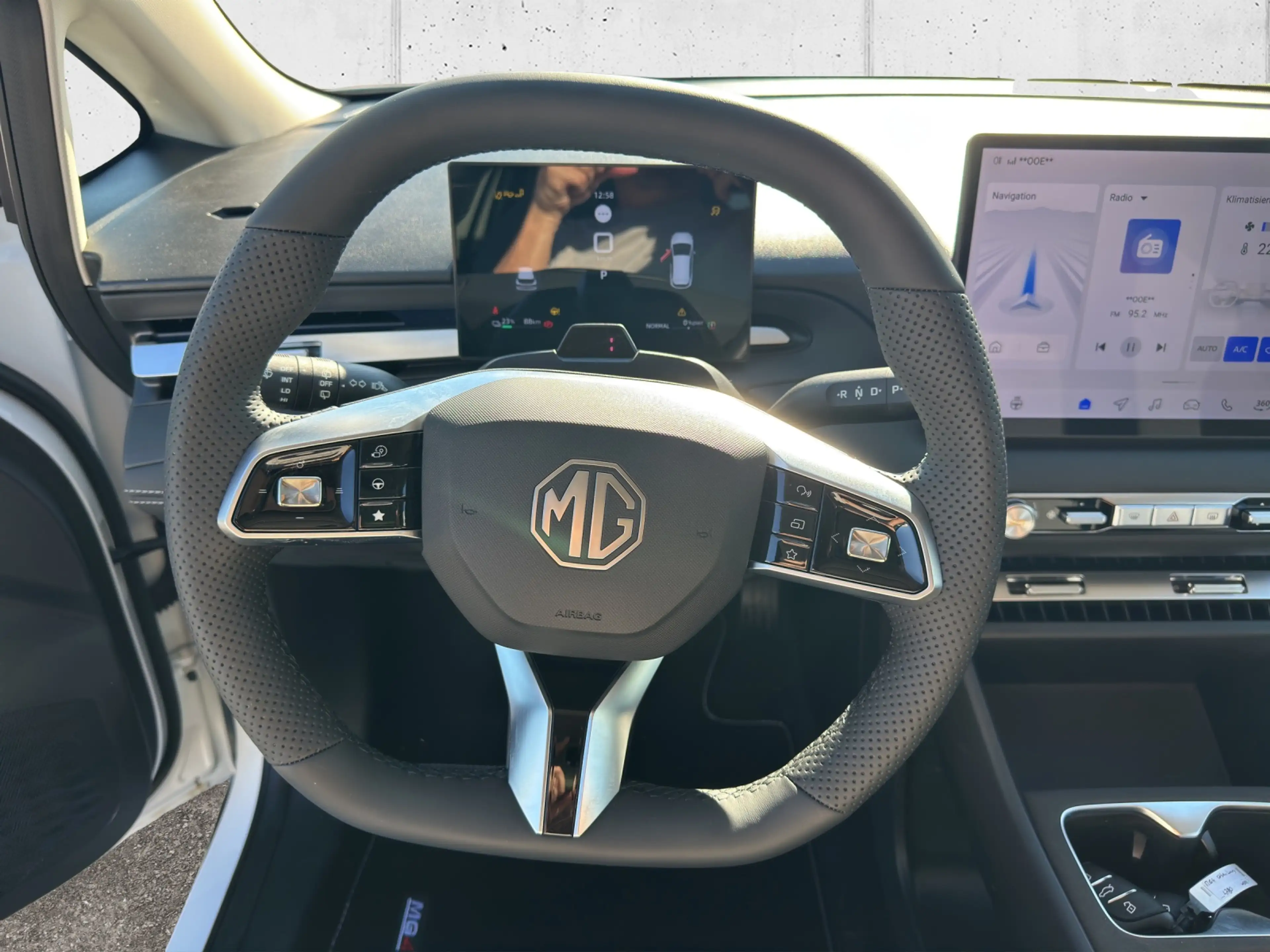 MG MG4 URBAN Luxury 54kWh - 405km 5t. — photo 11