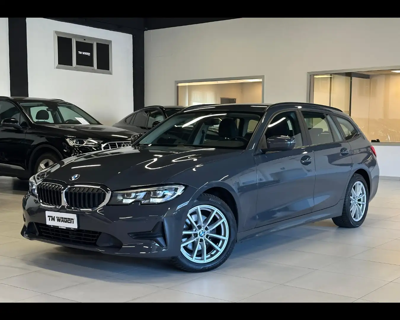 BMW 320 d 48V xDrive Touring Business Advantage Grigio - 1