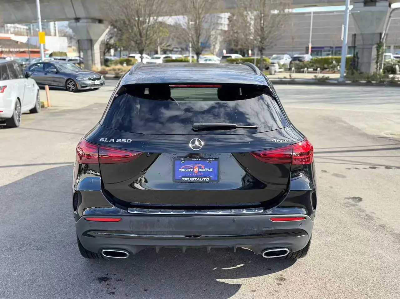 Mercedes-Benz GLA снимка Mercedes-Benz GLA